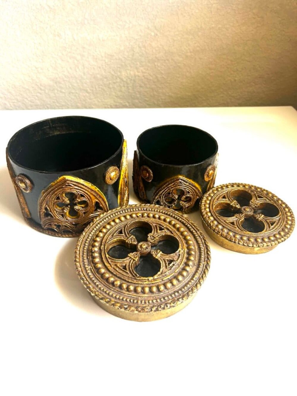 NWT Set of 2 Sculptured Gothic Arch Quatrefoil Lidded Boxes Black Gold 6"& 5" - Picture 4 of 7